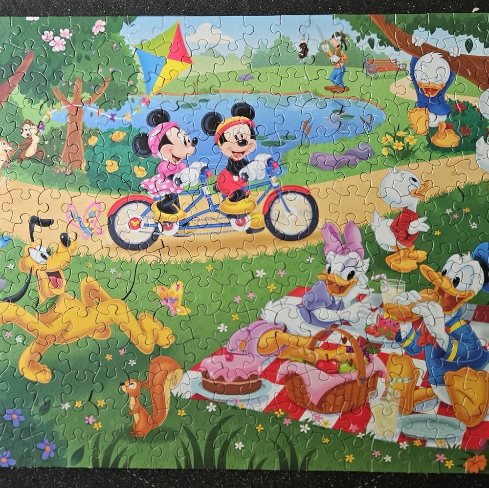Disney Mickey Mouse 300-Piece Puzzle Blue and Red - Picture 3 of 3